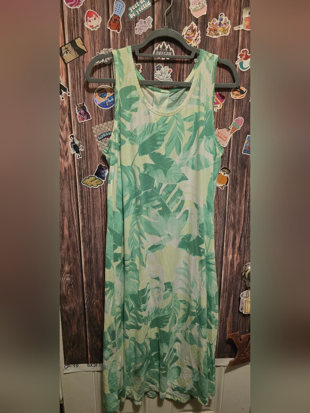 Women’s Sleeveless Tropical Leaf Print Dress - Green